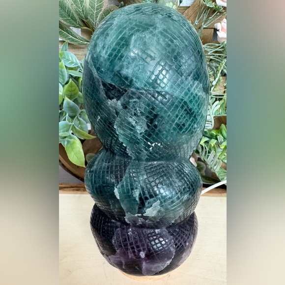 4lb Fluorite UV Reactive Snake w/ Light Stand - Picture 5 of 11